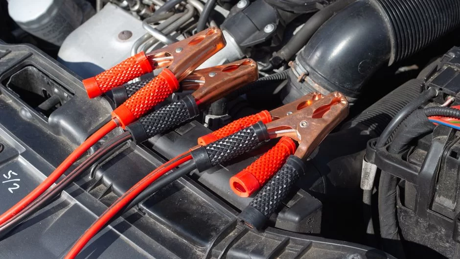 GOOLOO jump starter device editorial det